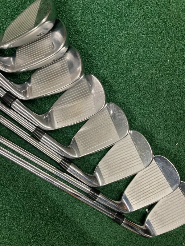 Cobra One Length Irons 4-W LH // Stiff 4 Cobra One Length Irons 4-W LH // Stiff - Image 2