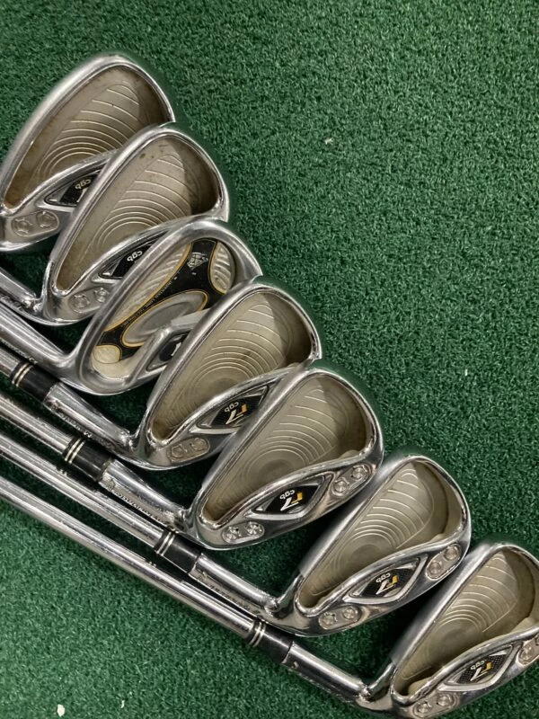 TaylorMade R7 CGB 4-SW // Stiff 3 TaylorMade R7 CGB 4-SW // Stiff