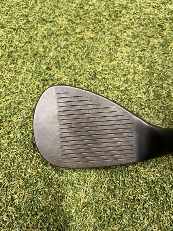 Titleist SM8 Vokey Wedge 56° (Gunmetal) 4 Titleist SM8 Vokey Wedge 56° (Gunmetal) - Image 2