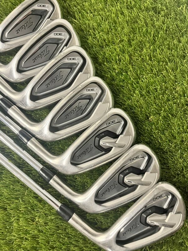 Titleist T300 5- GW// Reg 3 Titleist T300 5- GW// Reg