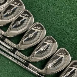 Wilson D7 Oversize Irons (5-gap) // Reg