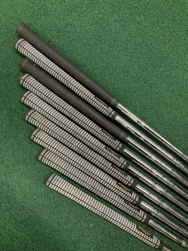 King Cobra 3100 I/H Irons (4-SW+Gap) Reg 4 King Cobra 3100 I/H Irons (4-SW+Gap) Reg - Image 2