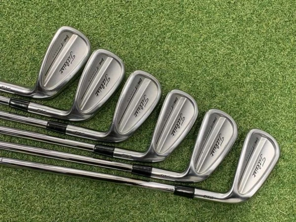 Titleist 714 CB Irons 5-PW // Stiff 4 Titleist 714 CB Irons 5-PW // Stiff - Image 2